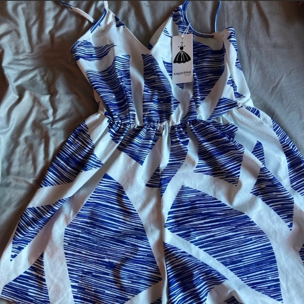 !! FREE SHIPPING !! never worn romper!